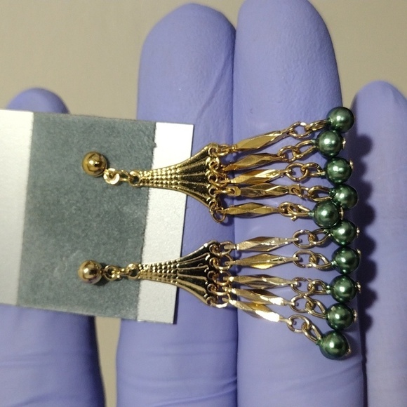 Women's  Stylish Polished Gold-tone Fringe Design Beaded Drop Dangle Earrings - Picture 3 of 4